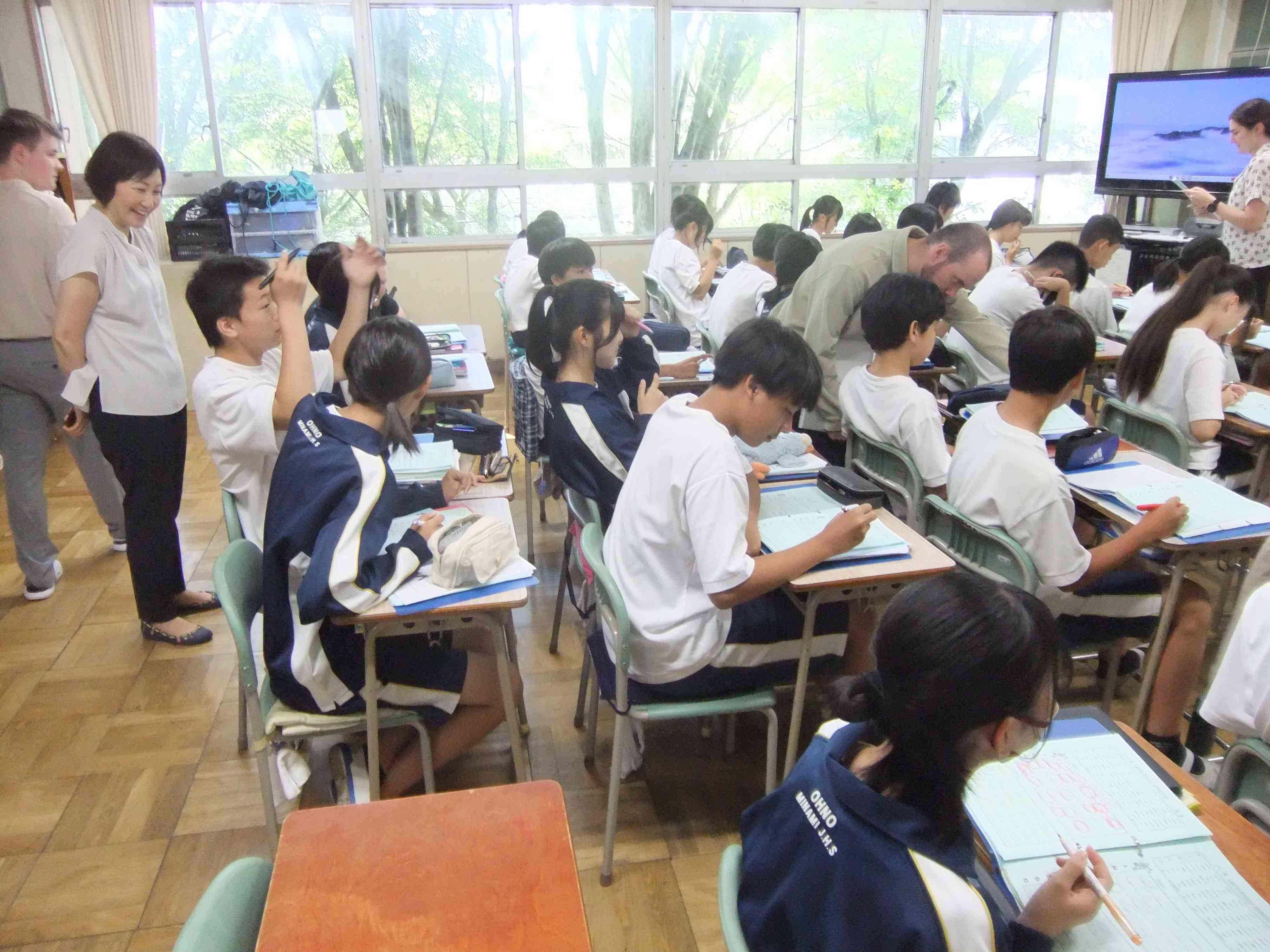 デンマークの学生さんが日本の中学校の様子を見に来られました！ - 学校の様子 - ブログ - 相模原市立大野南中学校